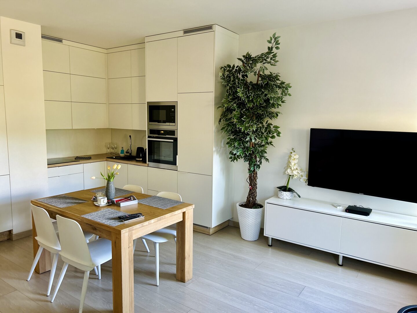 Apartament 9 Pocztowa 13A domofon przycisk kluczyk 3042